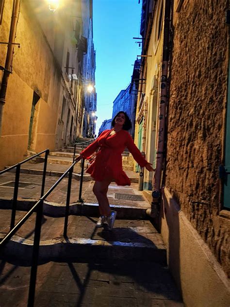 pomidorų ir bazilikų užtepėlė ant skrudintos duonos