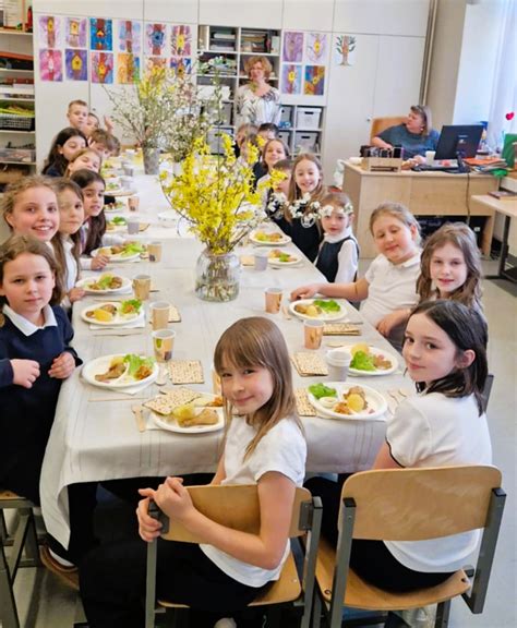Sederio stalo atributika ir maistas
