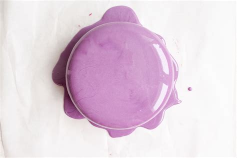 Veidrodinė glazūra ant torto