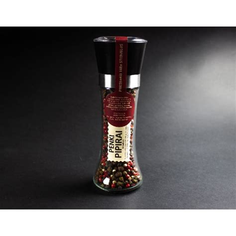 skirtingi prieskoniai pyragui