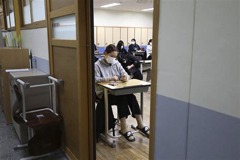 Robotai mokytojai Pietų Korėjoje