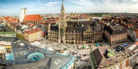 Miuncheno Marienplatz aikštė ir Naujoji rotušė