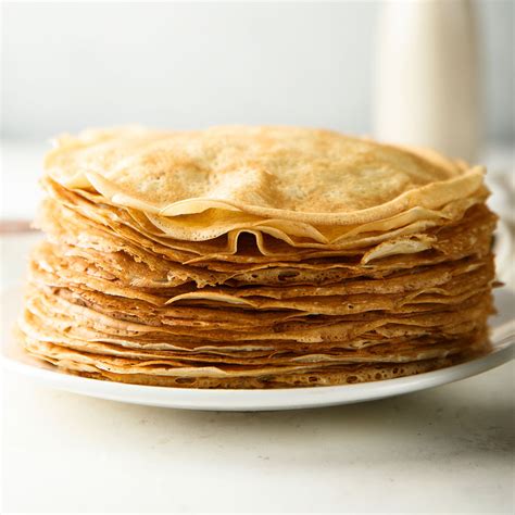 Plonai iškeptas lietinis blynas su įdaru