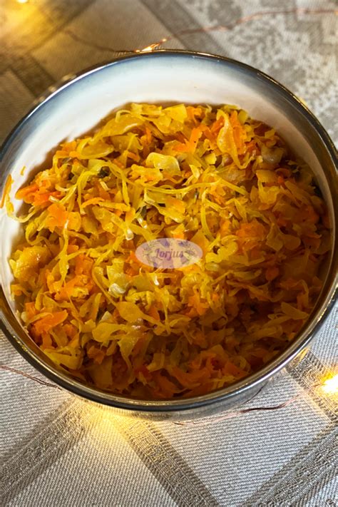 Stiklainiai su raugintais kopūstais