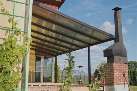 Palyginimas polikarbonato ir aliuminio stogelių