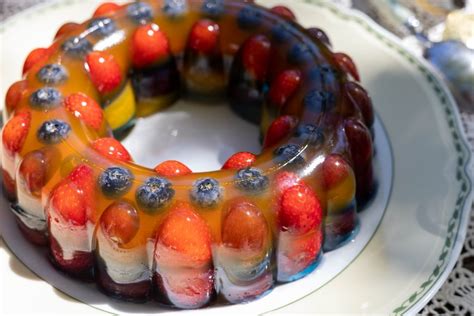 Viršutinis sluoksnis su uogomis ir želė