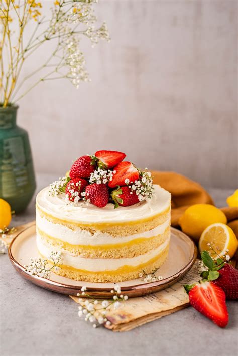 Vasariškas tortas su maskarpone ir braškėmis