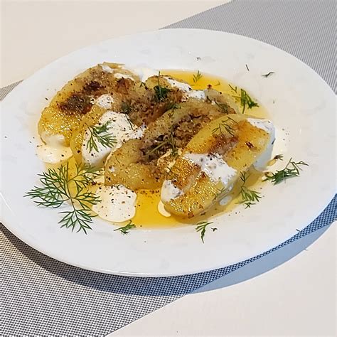 Kepti švilpikai su grietine ir krapais