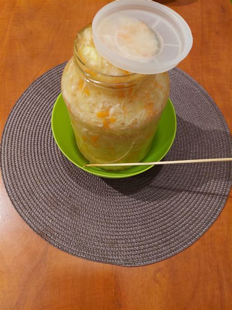 Namų gamybos rauginti kopūstai