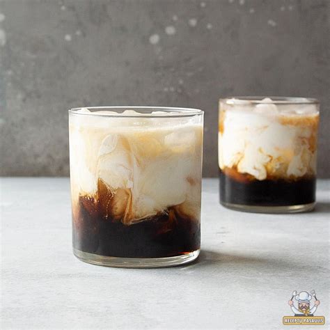 White Russian kokteilis kaip rafinuotas desertas
