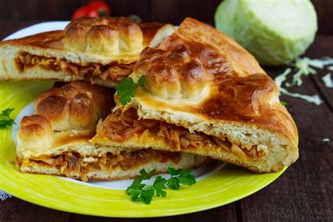Mieliniai pyragai su skirtingais įdarais