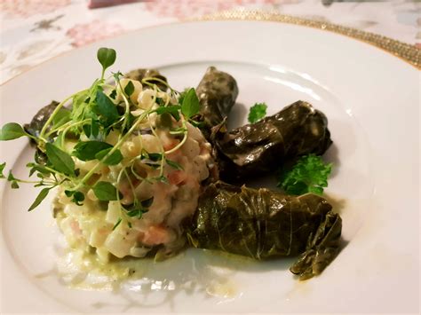 Dolma vynuogių lapuose su jogurtu