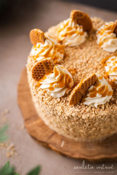 Sluoksniuotas medaus tortas