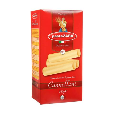 Įvairūs ingredientai lazanijos sriubai: sūriai, makaronai, daržovės