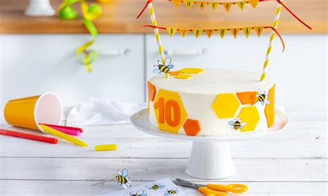 Tortas su raidėmis ir skaičiais