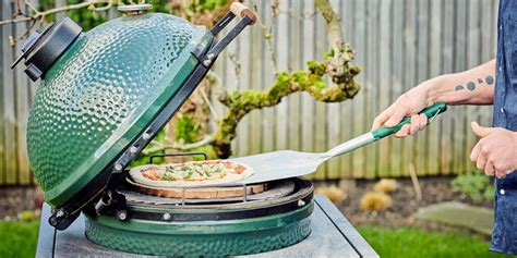Šokoladinio pyrago kepimas Big Green Egg kepsninėje
