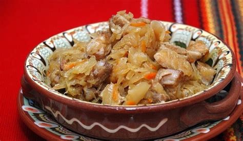 Troškinti rauginti kopūstai su mėsa