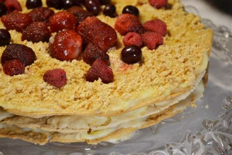 Plikytas kremas ir trapi tešla pyragui
