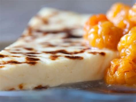 Leipäjuusto su tekšių džemu