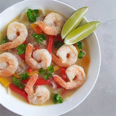 tailandietiška kokosų ir krevečių sriuba