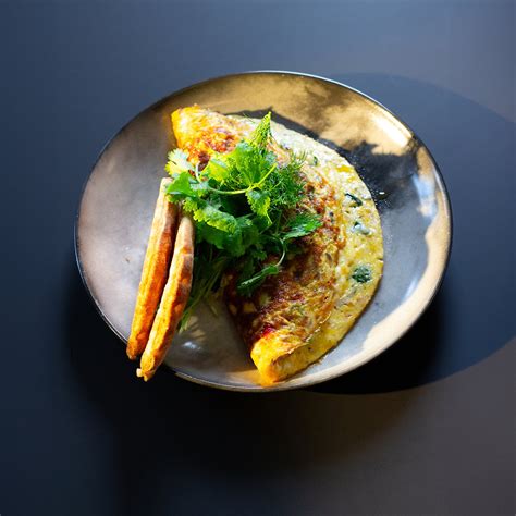 Purus omletas su shiitake grybais ir šviežiomis petražolėmis