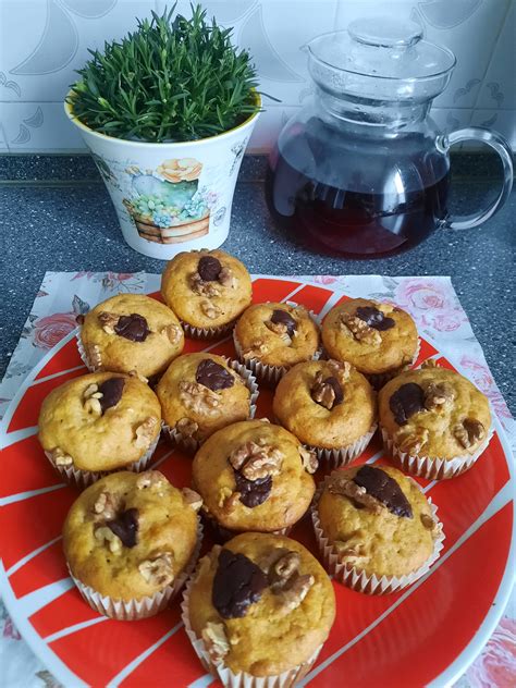 Bananiniai keksiukai su riešutais