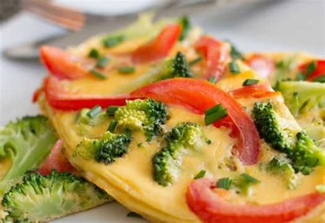 Omletas su brokoliais ir mocarela