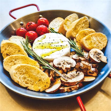 Įvairūs Camembert sūrio derinimo variantai