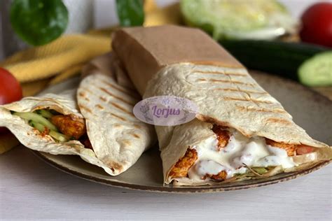 Naminiai vištienos kebabai su jogurtiniu padažu