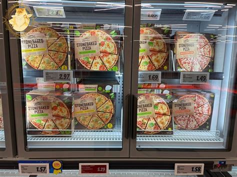 Lidl šaldytų picų vitrina