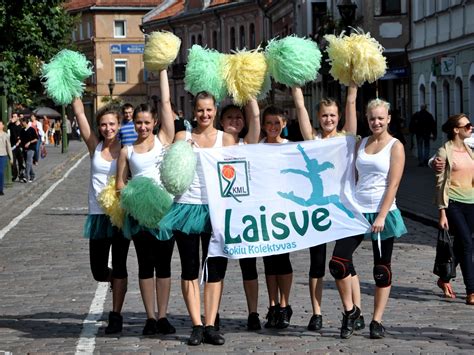 Šokėjų grupė festivalyje