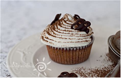 Įvairūs keksiukų dekoravimo būdai