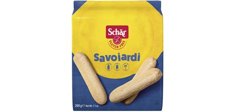 Autentiški itališki savoiardi sausainiai ant medinio stalo