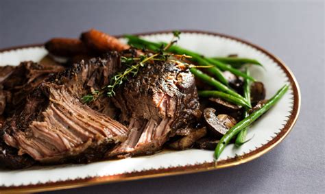 lėtai kepta jautiena orkaitėje