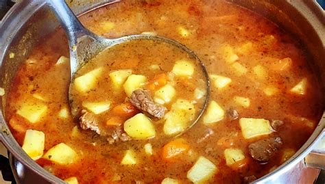 Taco sriubos patiekimas