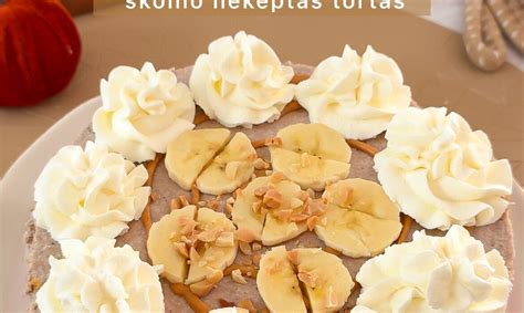 Nekeptas maskarponės ir bananų tortas ant lėkštės