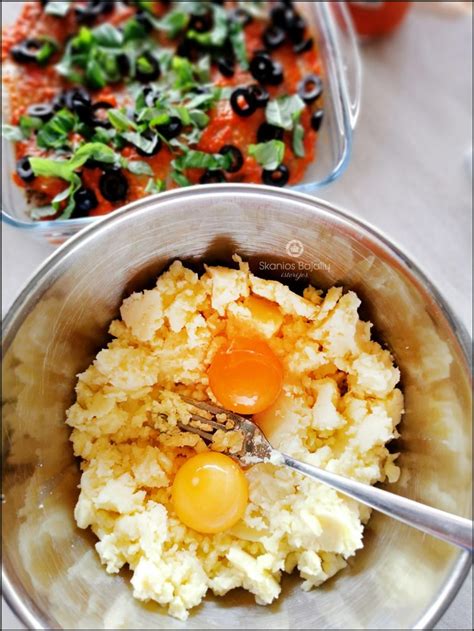 Įvairūs patiekalai su kiaušinių tryniais