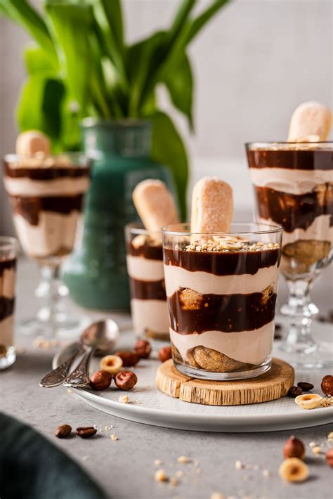 Mini tiramisu su citrinų kremu stiklainėliuose