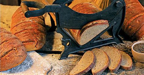 Moderni kepykla, gaminanti duoną iš natūralių ingredientų