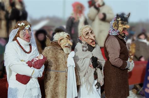 Užgavėnių šventės akcentai: kaukės, Morė ir blynai