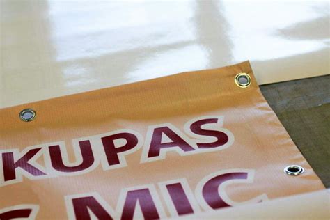 Skirtingi reklaminiai tentai