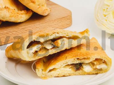 Patikrinkite aliejaus temperatūrą su tešlos gabalėliu