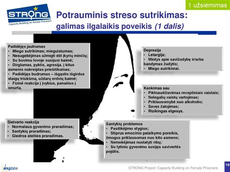 Žmogus, valgantis tortą streso metu