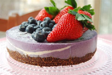 Nekeptas veganiškas avokadų tortas