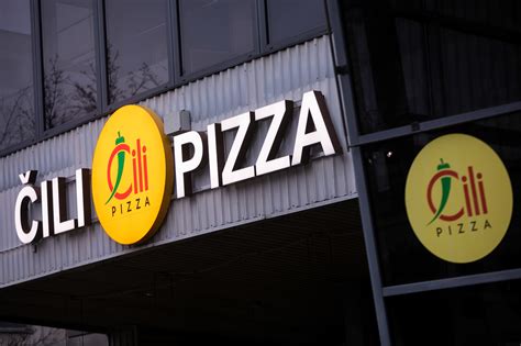 Čili Pica maisto pristatymo automobilis