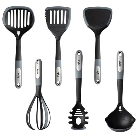 Kepimo įrankių rinkinys virtuvėje