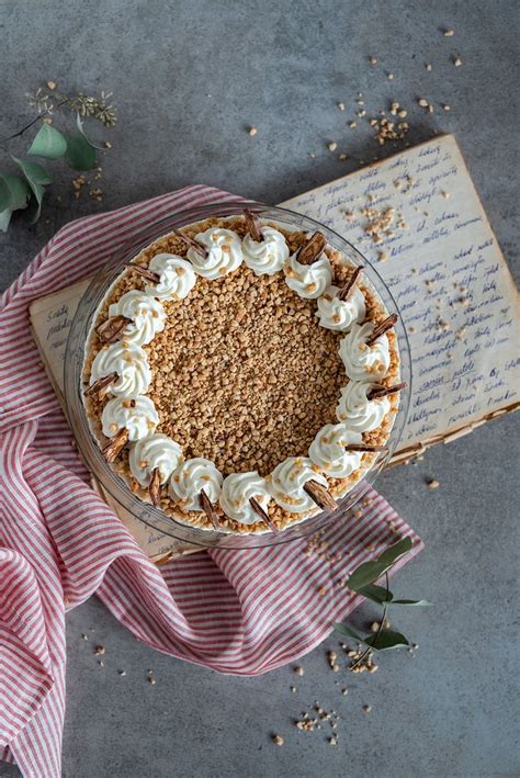 Varškės tortas su „Snickers“ šokoladukais