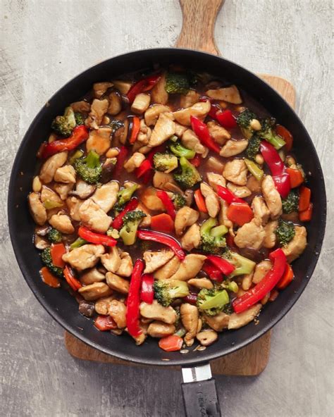 Vištienos ir daržovių patiekalas