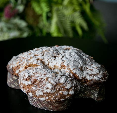 Velykinis Colomba pyragas balandžio formos
