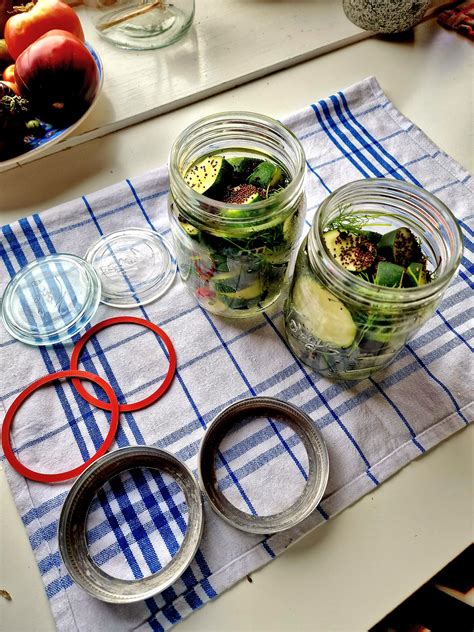 Greitai marinuotos cukinijos